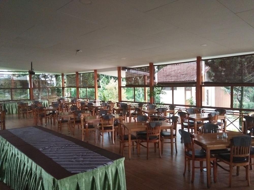 Ahadiat Hotel & Bungalow Bandung Ngoại thất bức ảnh