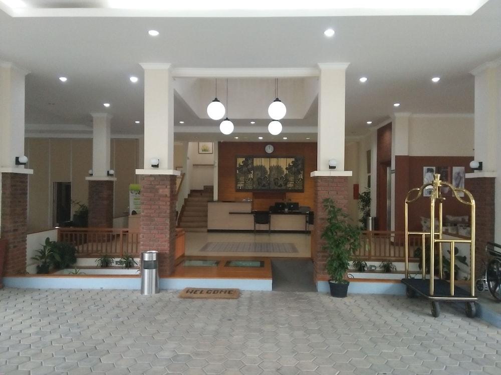 Ahadiat Hotel & Bungalow Bandung Ngoại thất bức ảnh