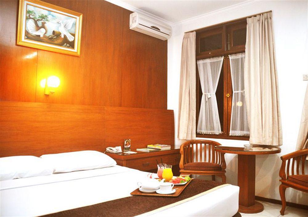 Ahadiat Hotel & Bungalow Bandung Ngoại thất bức ảnh