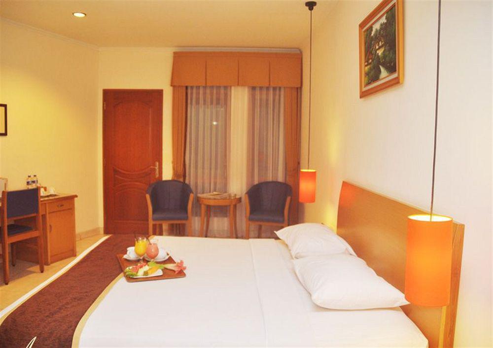 Ahadiat Hotel & Bungalow Bandung Ngoại thất bức ảnh