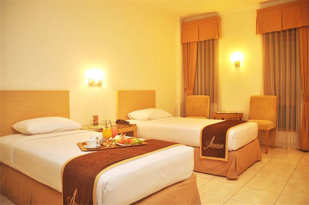 Ahadiat Hotel & Bungalow Bandung Ngoại thất bức ảnh
