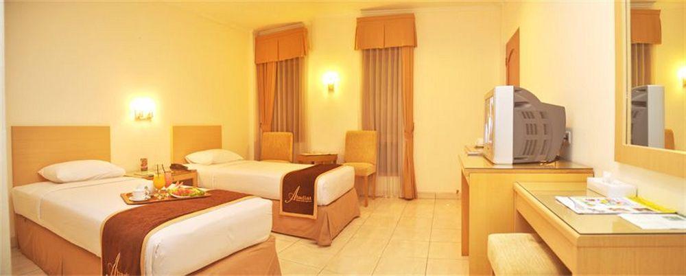 Ahadiat Hotel & Bungalow Bandung Ngoại thất bức ảnh