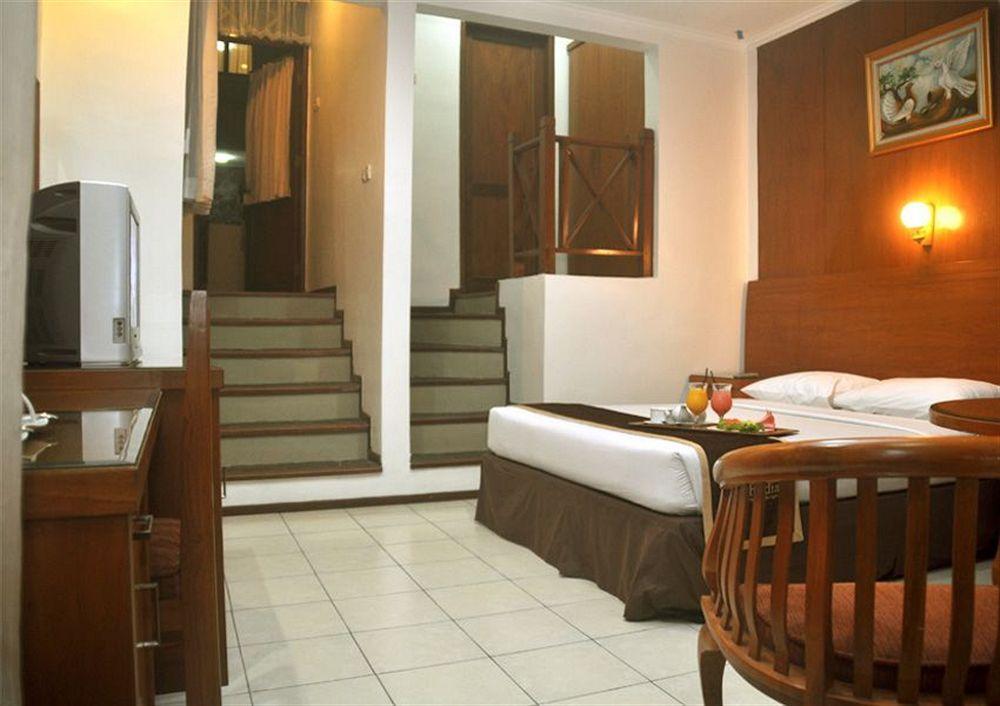 Ahadiat Hotel & Bungalow Bandung Ngoại thất bức ảnh