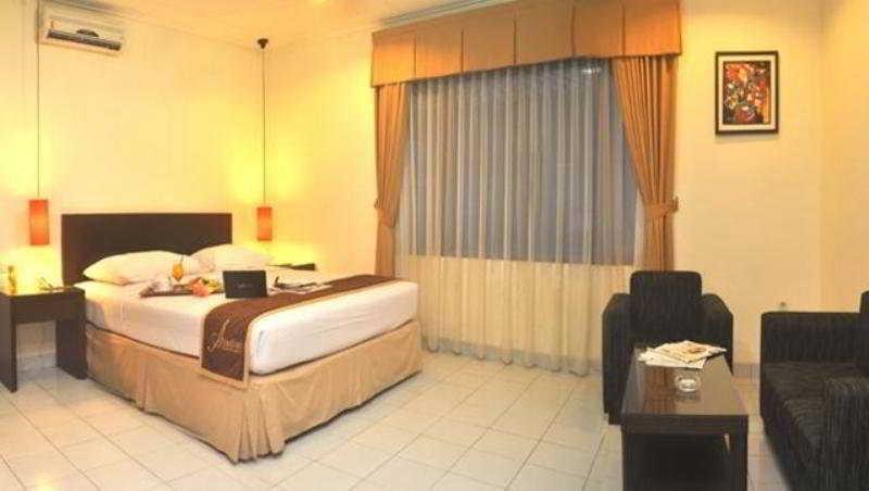 Ahadiat Hotel & Bungalow Bandung Ngoại thất bức ảnh