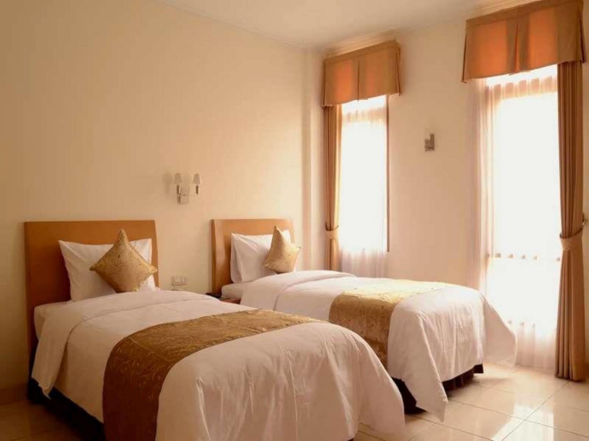 Ahadiat Hotel & Bungalow Bandung Ngoại thất bức ảnh