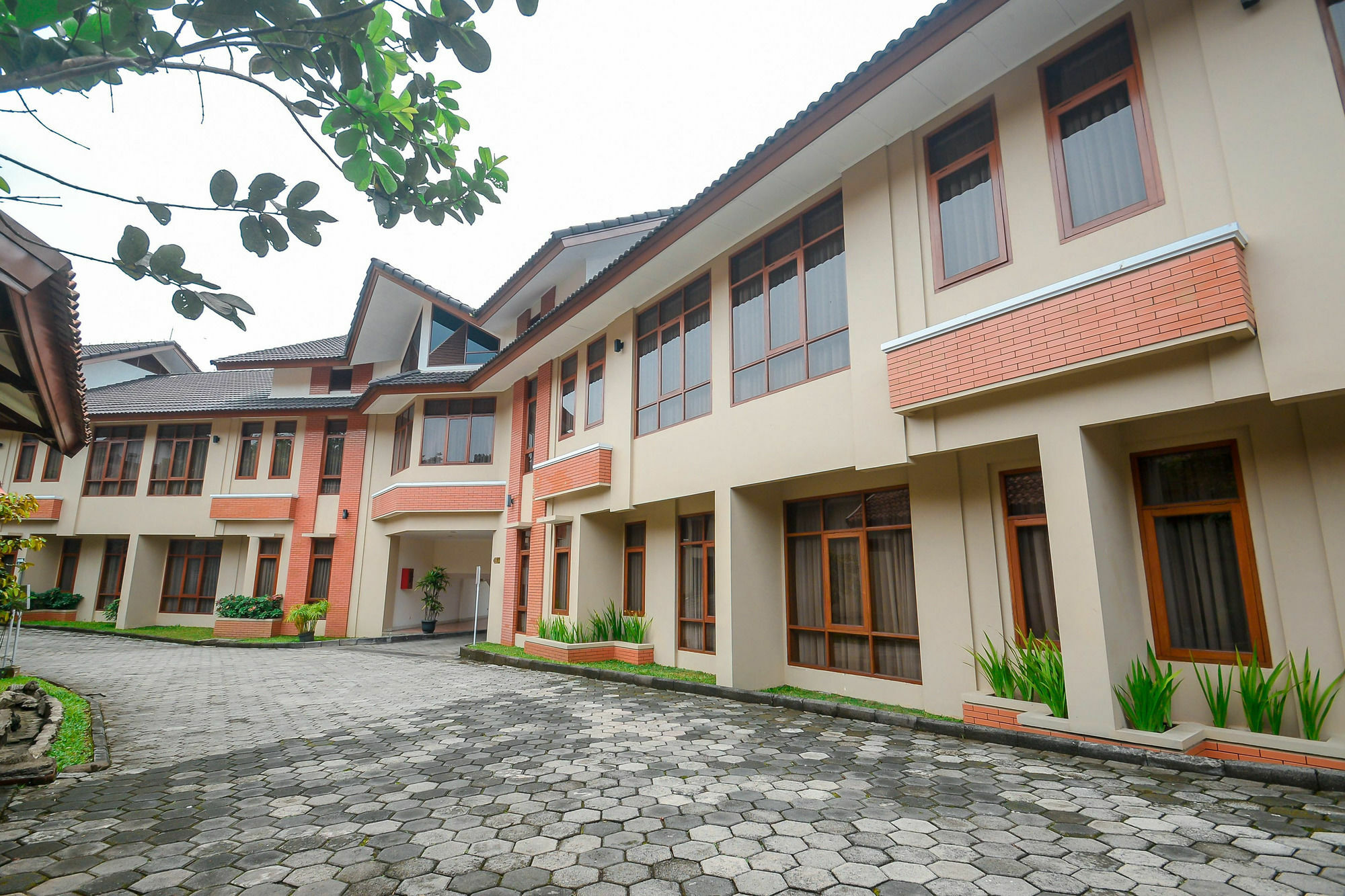 Ahadiat Hotel & Bungalow Bandung Ngoại thất bức ảnh